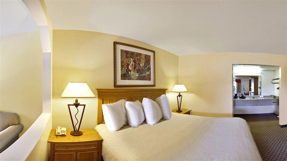 Super 8 By Wyndham Port Royal/Beaufort Exterior photo