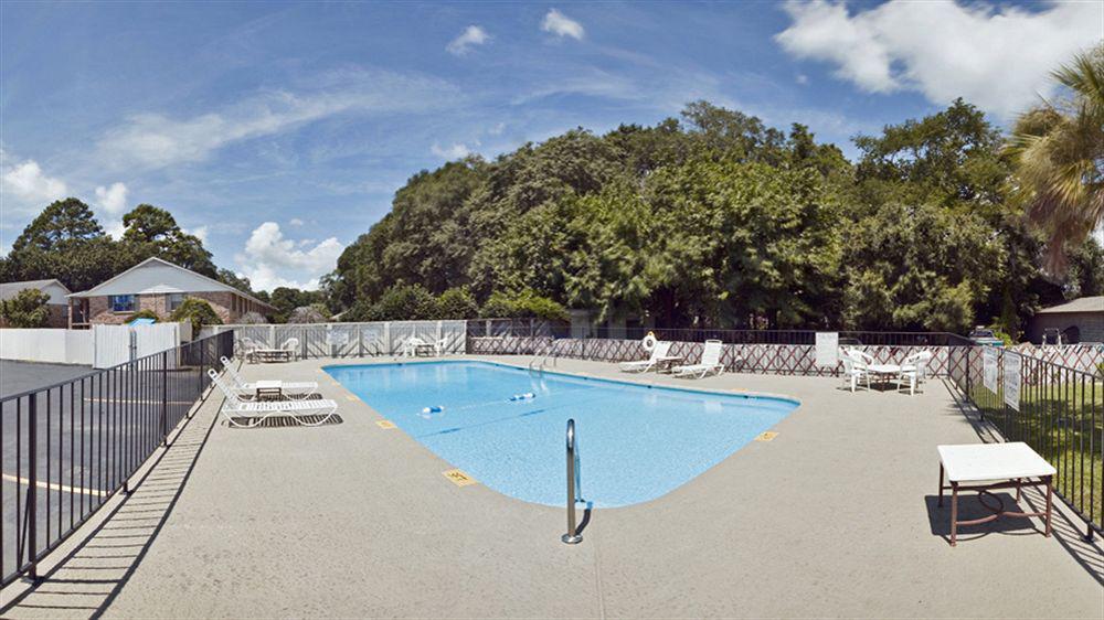Super 8 By Wyndham Port Royal/Beaufort Exterior photo